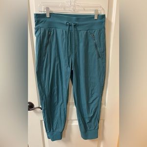 Athleta Trekkie North crop jogger